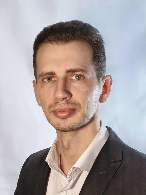 Толстой Николай Игоревич